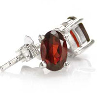 Ørestikker med Rød Granat 6x4 mm pr sæt (84)