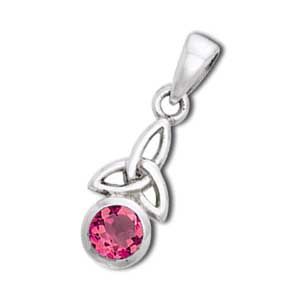 Vedh�ng med Triquetra Treenighedssymbolet og Rubin 24mm uk�de (2462)