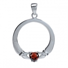 Claddagh vedh&aelig;ng med R&oslash;d Granat - 30mm - u/k&aelig;de